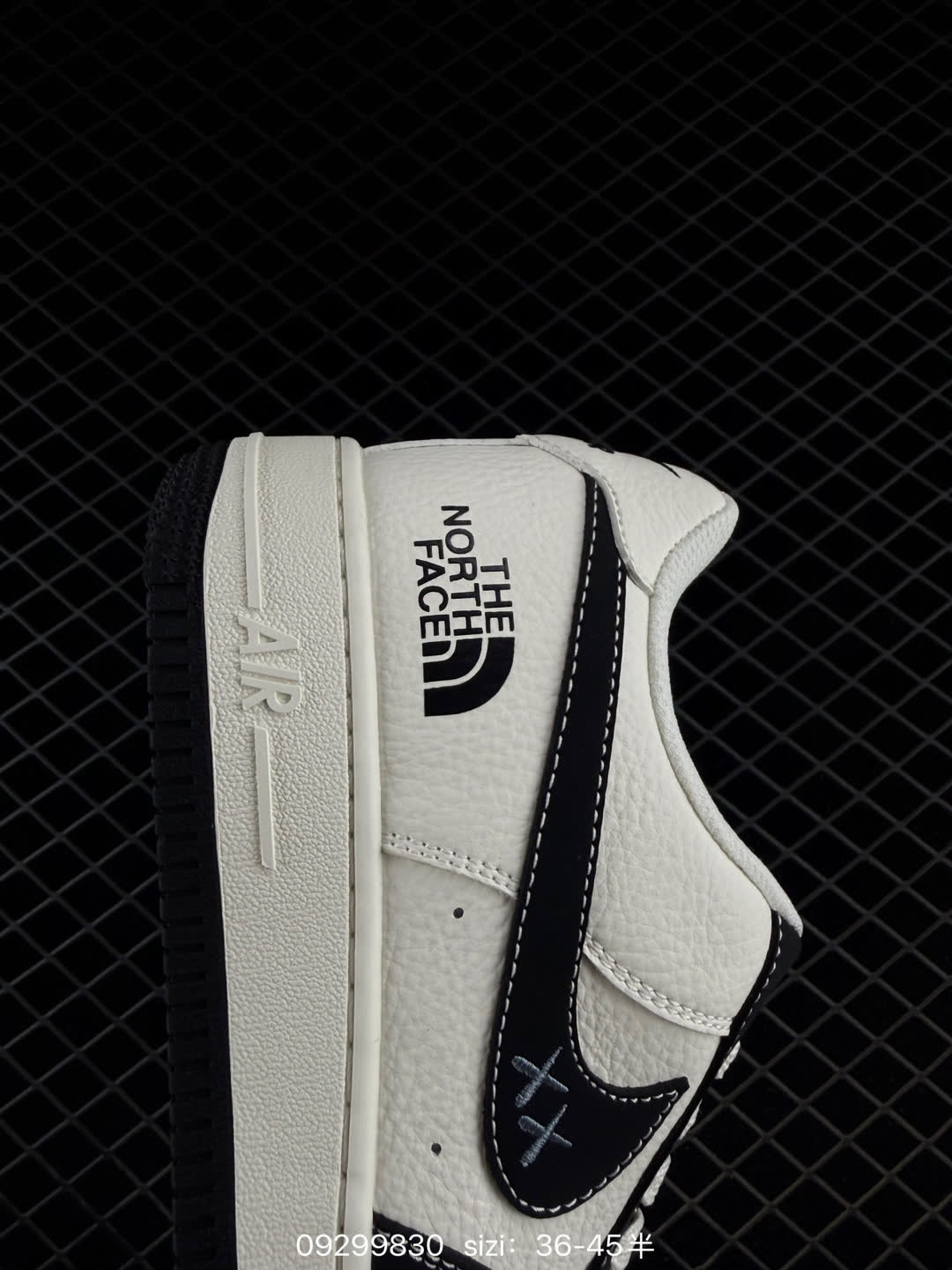 NIKE AIR FORCE 1